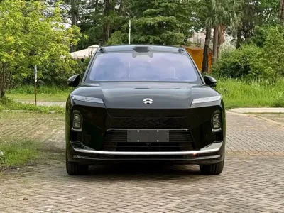 Nio ES8