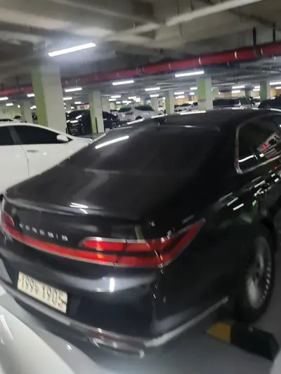 Genesis G90
