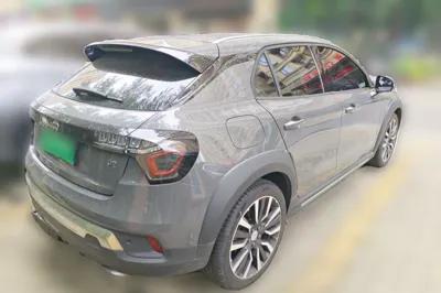 Lynk & Co 02