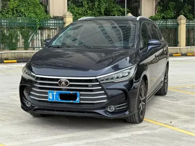 BYD MAX