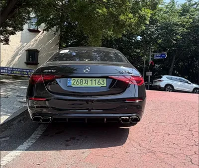 Mercedes-Benz S-Class