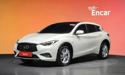 Infiniti Q30