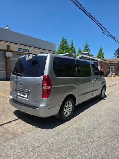 Hyundai Starex