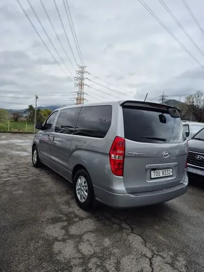 Hyundai Starex