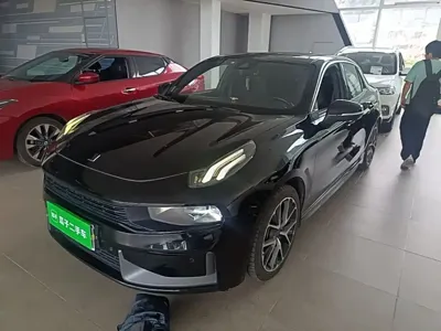 Lynk & Co 03