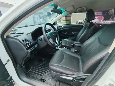 BYD e5