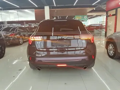 Lynk & Co 02
