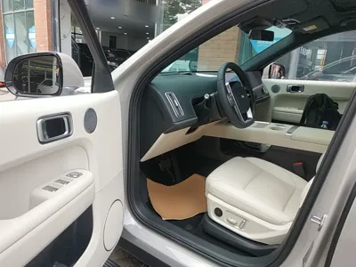 Li Auto L6