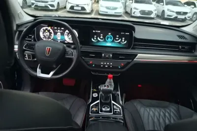 Hongqi HS5