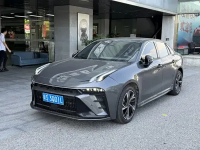Lynk & Co 03