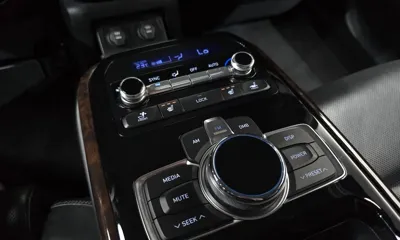 Genesis EQ900