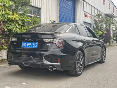 Lynk & Co 03