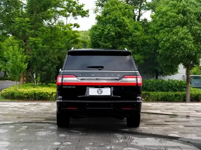 Lincoln Navigator