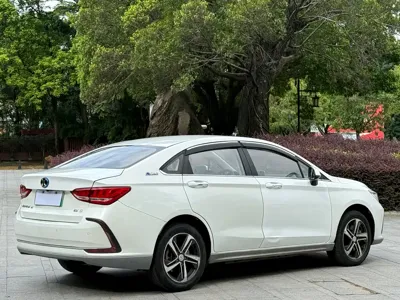 BAIC EU5