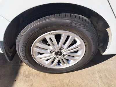 Kia Pegas