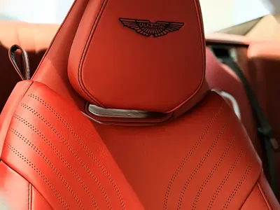 Aston Martin DB11
