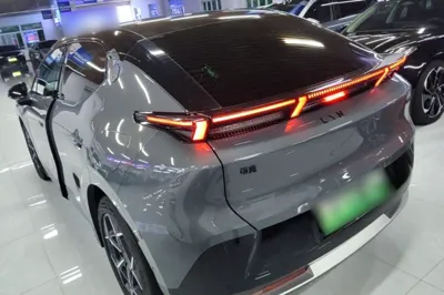 Lynk & Co Z20