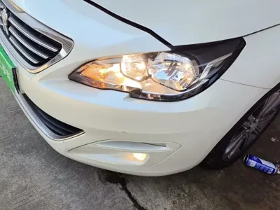 Peugeot 408
