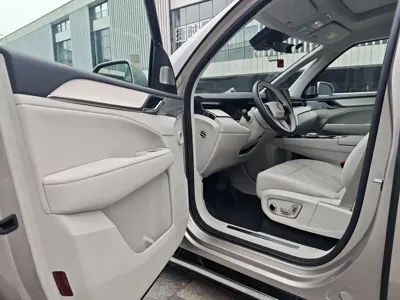 Volvo EM90