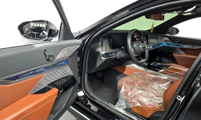 BMW i7