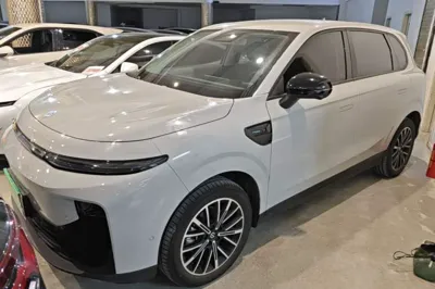 Leapmotor B10