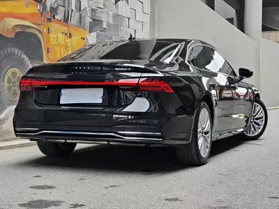 Audi A7L