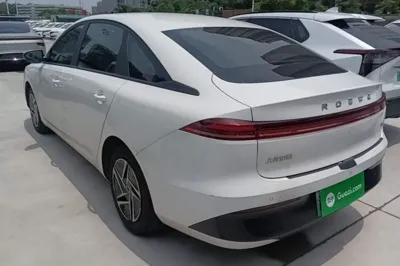 Roewe D6