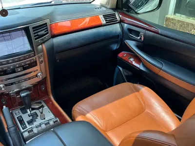 Lexus LX