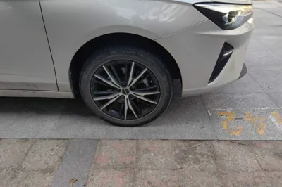 Roewe ei5