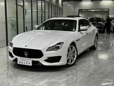 Maserati Quattroporte