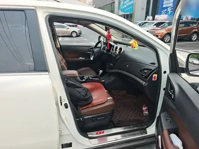 BYD S7