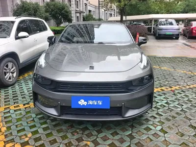 Lynk & Co 03
