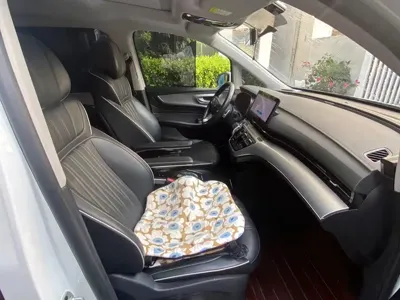 Roewe iMAX8