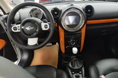 MINI Paceman