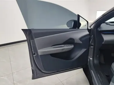 Lynk & Co Z20