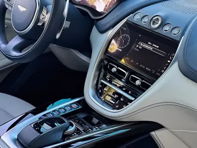 Aston Martin DBX