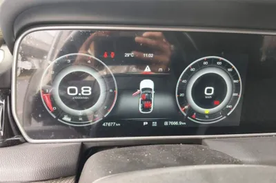 Hongqi HS5