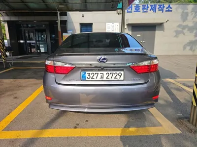 Lexus ES