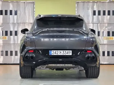 Astonmartin DBX
