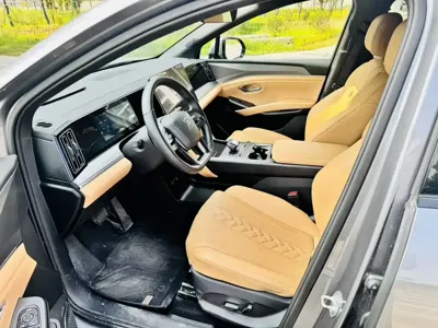 BYD L DM-i