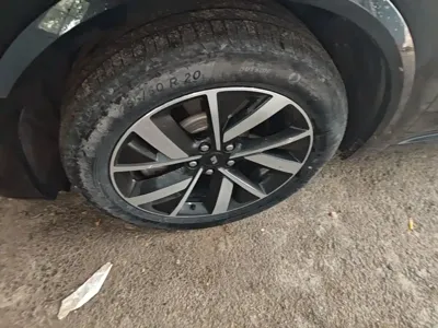 Li Auto Li L8