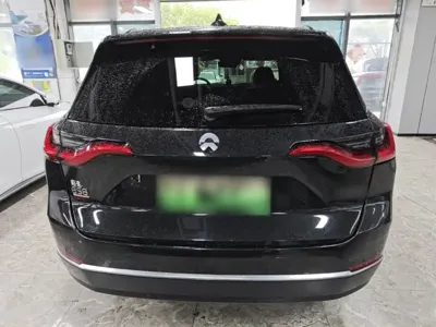 Nio ES8