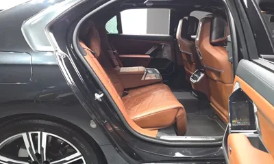 BMW i7