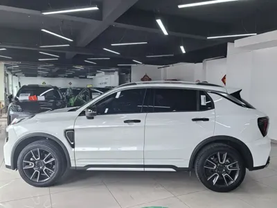 Lynk & Co 01
