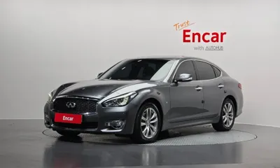 Infiniti Q70