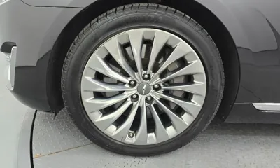 Genesis EQ900