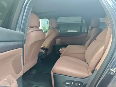 Nio ES8