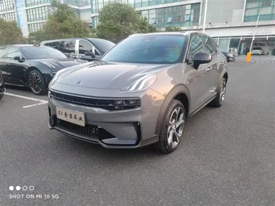 Lynk & Co 06