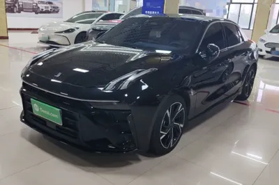 Lynk & Co 03