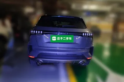 Lynk & Co 06